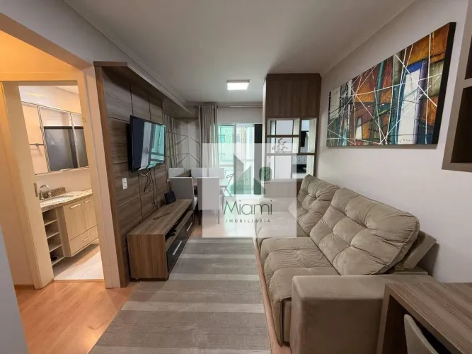 Apartamento com 1 dormitório para alugar, 50 m² por R$ 3.110,00/mês - Cristo Rei - Curitib