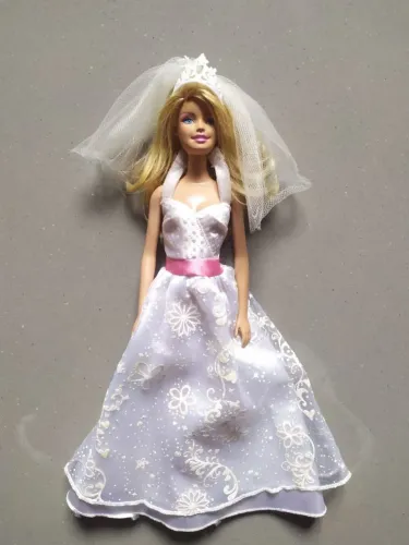 Barbie noiva