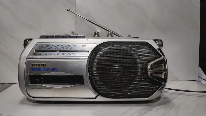 Rádio Gravador Aiwa RM 77SH 110/220V original! Perfeito
