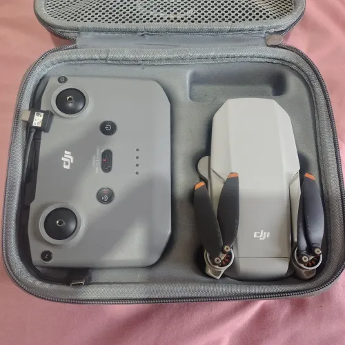 Drone dji mini 2 se 2000$ com cartão de memória, aceito trocas