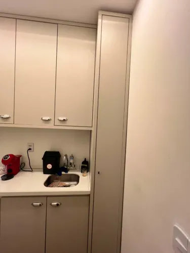 Cozinha projetada com bancadas mármore