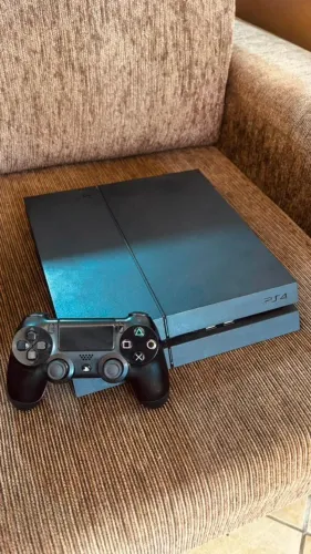 Playstation 4 - 500gb - 2 controles - único dono