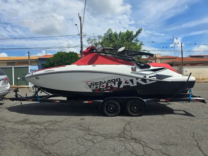 SEA-DOO WAKE 2011 - IMPECÁVEL | PRONTA PARA A ÁGUA