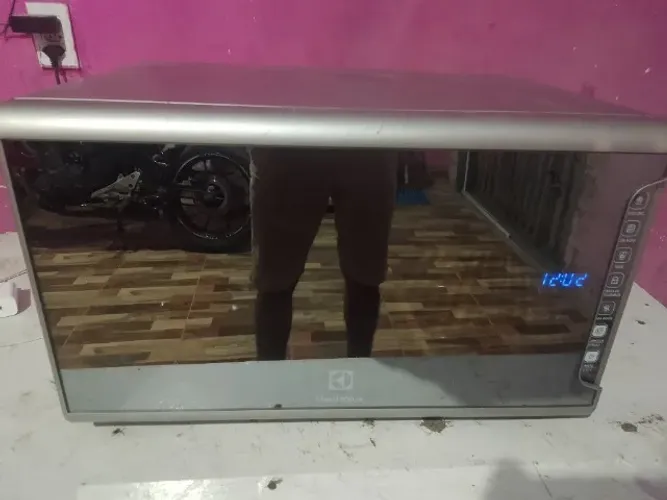 Microondas Eletrolux espelhado 31 litros