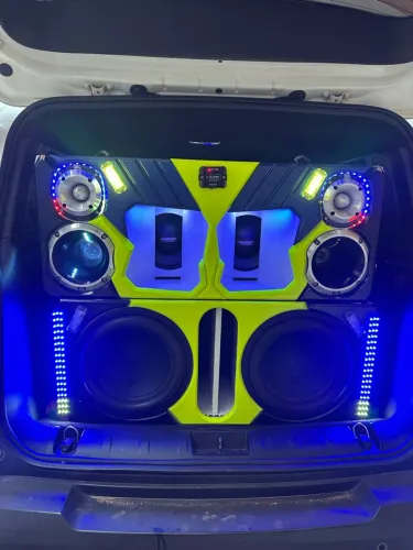 Som automotivo