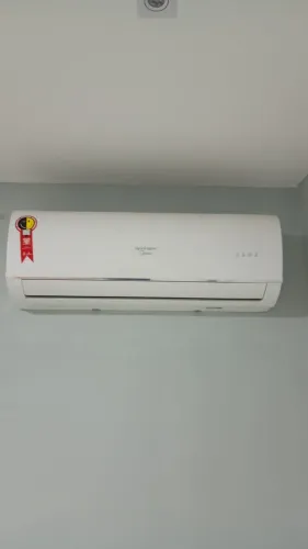 Ar Condicionado Split 12.000 BTUs. Praticamente Sem Uso.