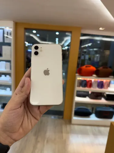 iPhone 11 128GB Branco - Bat 71%