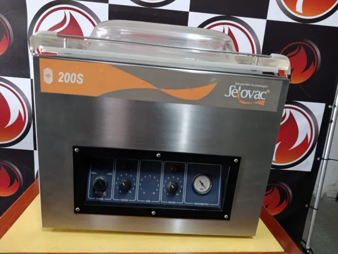 Seladora a vácuo industrial 1 barra de selagem marca SELOVAC modelo 200S usada