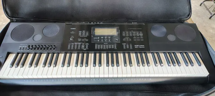 Teclado Musical Casio WK-7600 Cor Preto