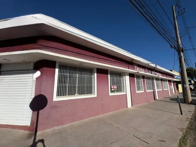 Barracão comercial à venda no bairro Vila Vakula em Cosmópolis/SP.