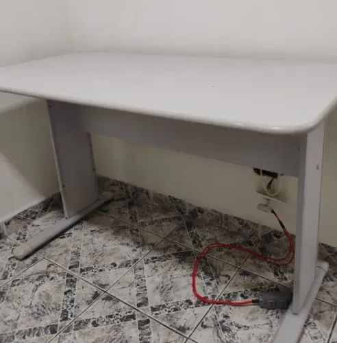 Mesa de trabalho (Santos/ SP)