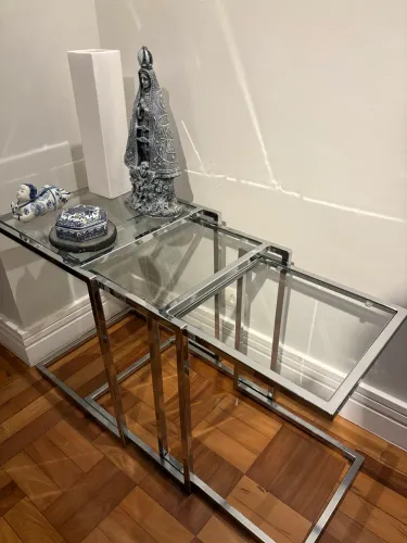 Mesa lateral componivel vidro e cromado 