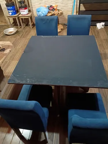 Mesa com 4 cadeiras