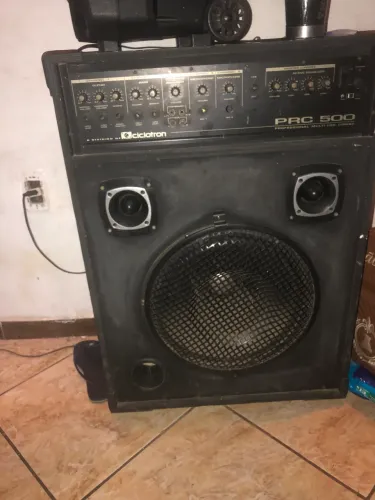 Caixa amplificada trio alto falante 15