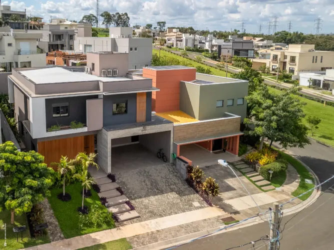 Casa no condomínio Residencial Parque dos Alecrins para venda com 4 quartos, sendo 4 suíte