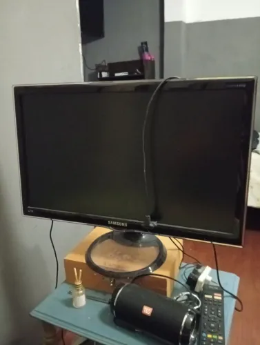 Monitor 60hz funciona como tv tbm sem controle