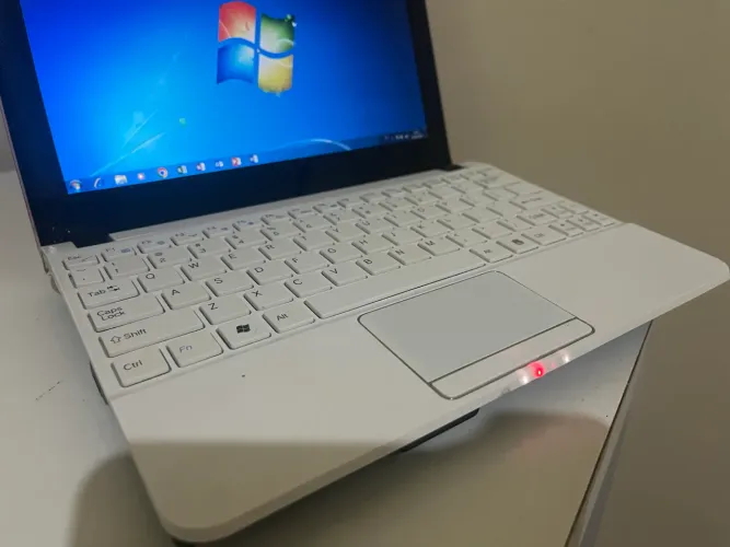 Mini notebook QuadCore Formatado Pacote office Win7