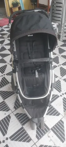 Carrinho de bebê e andador