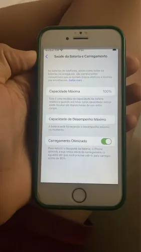iPhone 8, bateria 100, tela frontal ótima qualidade, tampa traseira quebrada 