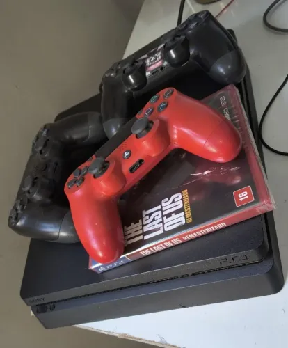 Ps4 Slim 1 tb 3 controles