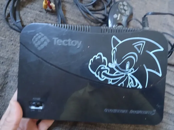 Vendo master system com 132 jogos na memória