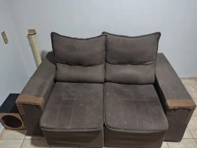Sofá 2 lugares marrom
