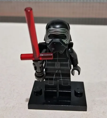 LEGO Minifigure Kylo Ren (Helmet) Minifigure - (sw0663)
