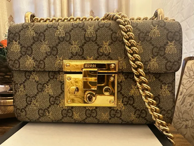 Gucci Padlock GG Supreme com abelhas (Bees)