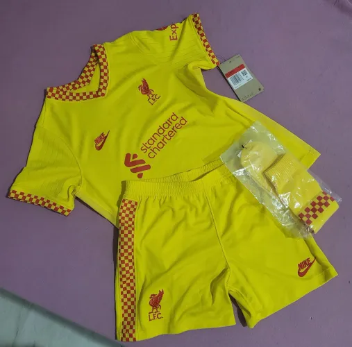 Conjunto oficial Liverpool 2022 Nike