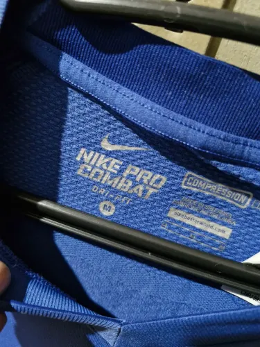 Vendo blusa de malhar e corrida da Nike original