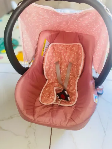 Bebê conforto da (TUTTY BABY) todo conservado pouco tempo de uso.