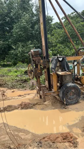 poço profundo na maquina Rotativa c/ bomba de lama 