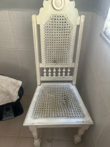Cadeira de madeira Antiga / vintage  Colonial com Palhinha - Ideal para Restauração / DIY