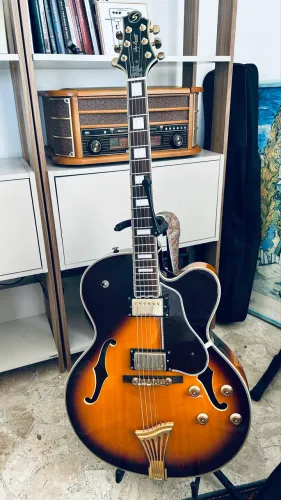Guitarra Greg Bennett Samick LaSale J2