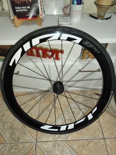 rodas zipp 303