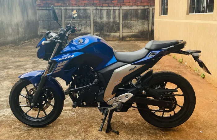FZ25,Azul 21/22
