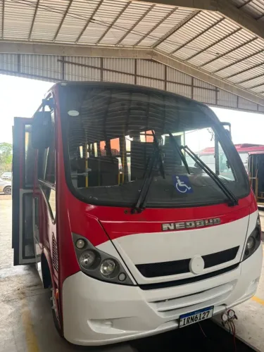 MICRO-ÔNIBUS MERCEDES-BENZ LO915 NEOBUS 2010/2011