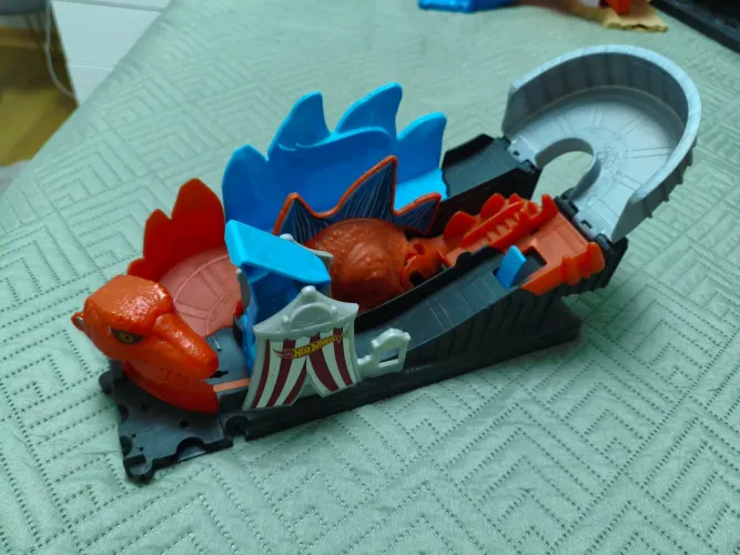 Pista hotwheels City Dinossauro + brinde