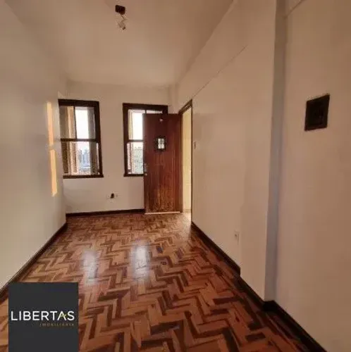 Apartamento de frente com 1 dormitório para venda no bairro Cidade Baixa em Port