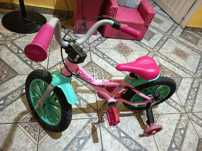 Vendo bicicleta de criança em boas condições, usado poucas vezes.