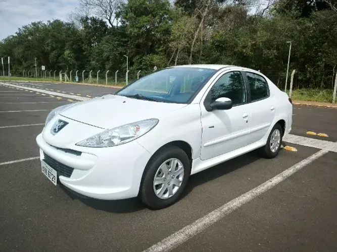 Peugeot 207 Active 1.4 Flex 8V 5P 2014