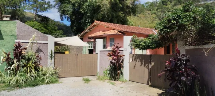 Em Itaipava, casa plana e super bem localizada!
