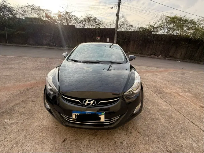 Hyundai Elantra GLS 1.8 16V Aut. 2012