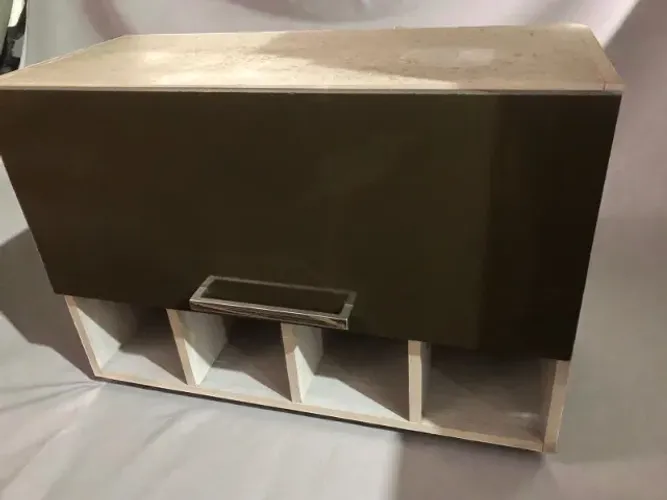 Armário aéreo de 1 porta, em bom estado.