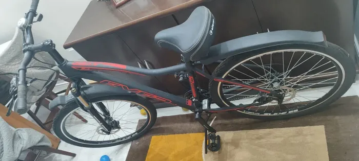 Bicicleta Aro 29 Preta e Vermelha