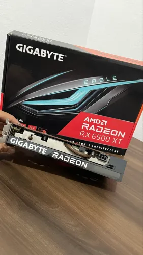 Placa de vídeo Gigabyte Radeon RX 6500 XT Eagle 4GB GDDR6