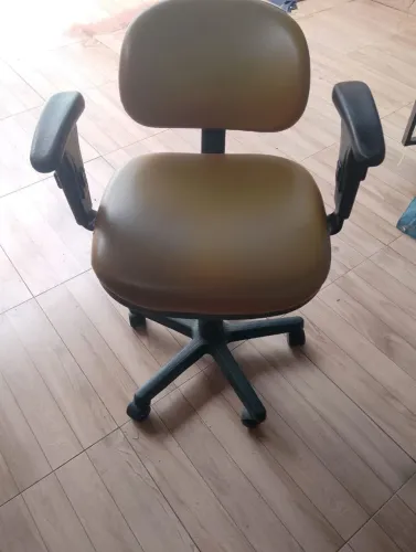 Vendo cadeira de escritório