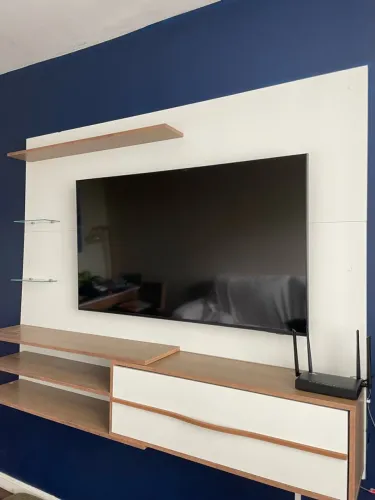 Painel para TV até 65 Polegadas 1 Porta e Prateleiras Multimóveis MP1064 Branco/Rustic