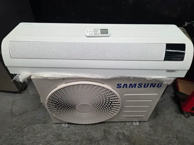 AR CONDICIONADO SAMSUNG 24.000 BTUs Frio 220v