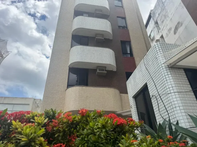 Apartamento mobiliado para aluguel com 2 quartos em Rio Vermelho, próximo a praia - Salva